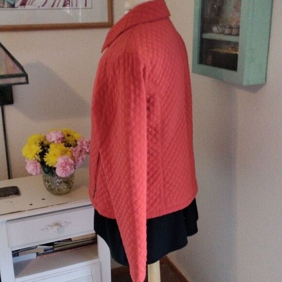 Aeros Quilted Jacket - Picture 4 of 10